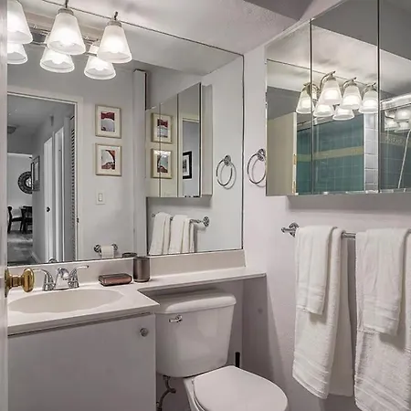 Tranquil 2Br Downtown Condo, Parking, King Bed Seattle Exterior photo