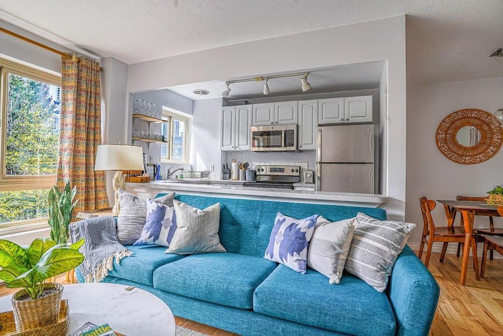 Tranquil 2br Downtown Condo, Parking, King Bed Apartamento